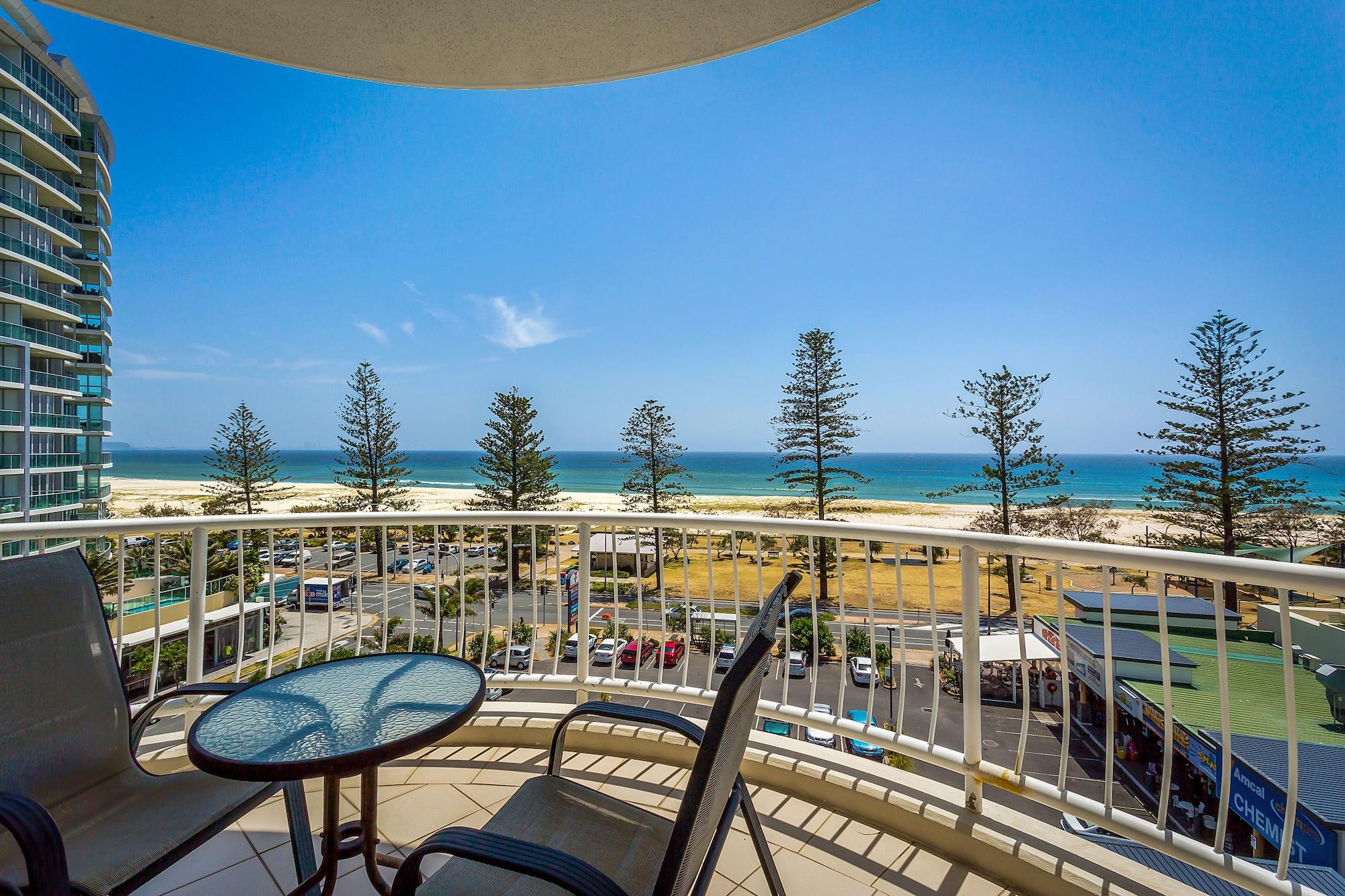 Kirra Beach Apartments Guldkusten Exteriör bild