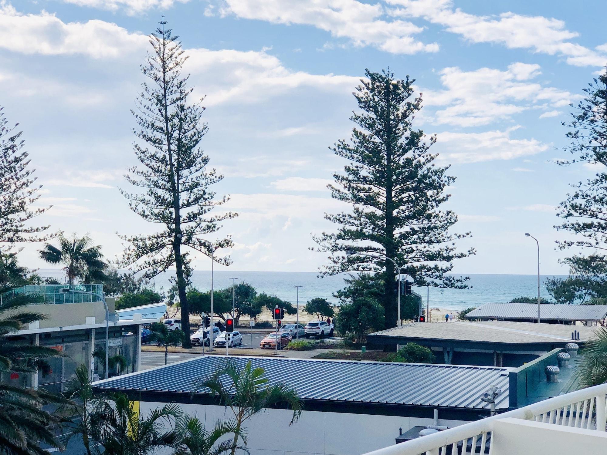 Kirra Beach Apartments Guldkusten Exteriör bild