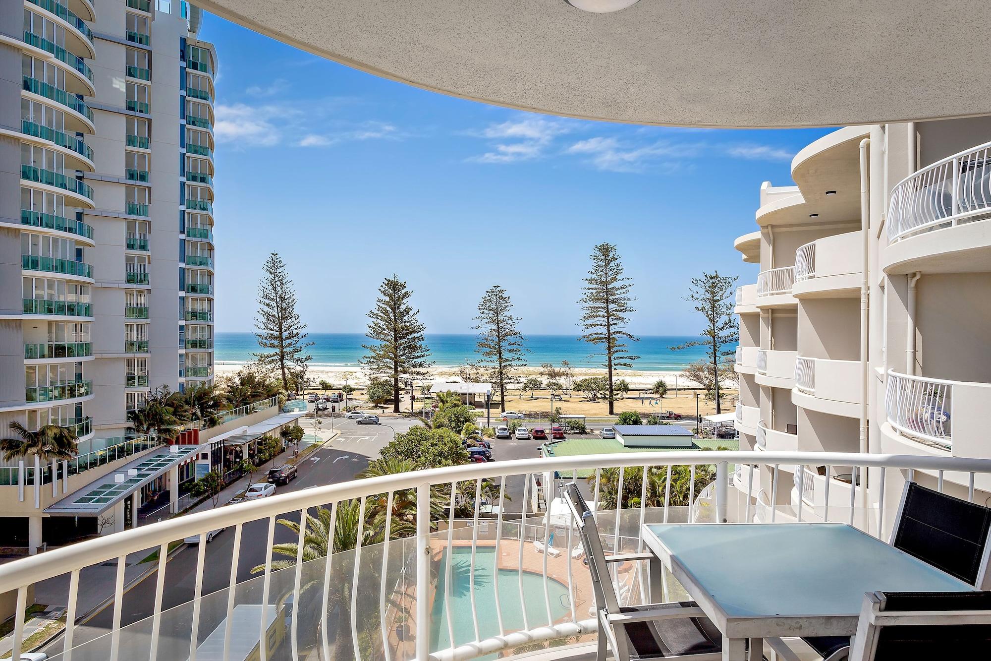 Kirra Beach Apartments Guldkusten Exteriör bild