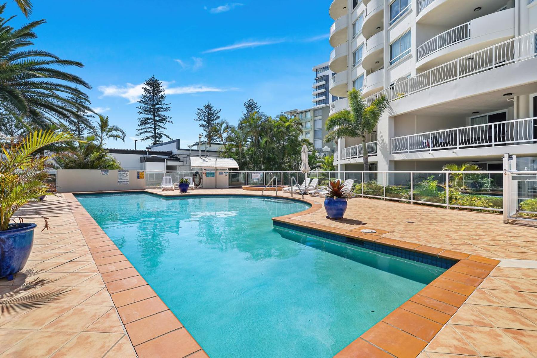 Kirra Beach Apartments Guldkusten Exteriör bild