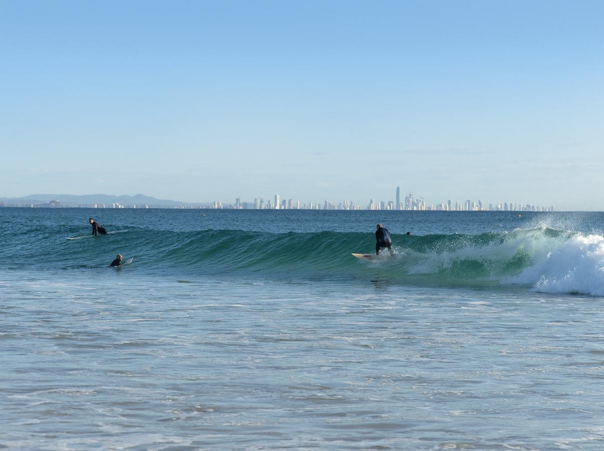 Kirra Beach Apartments Guldkusten Exteriör bild